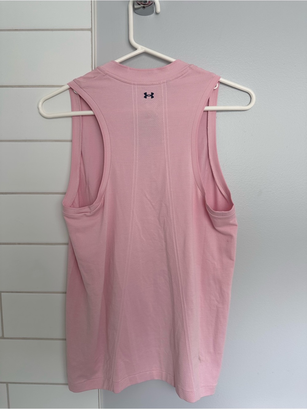 Under Armour Light Pink Sleeveless Zip-Notch Athletic Tank - Picture 2 of 3